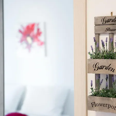 Supetar Apartment *